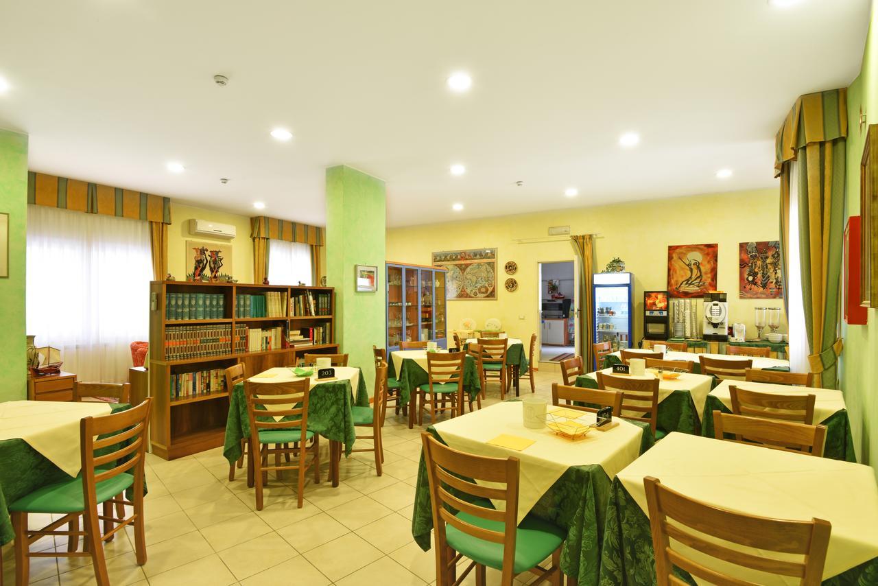 Hotel Villa Olga Caorle Bagian luar foto