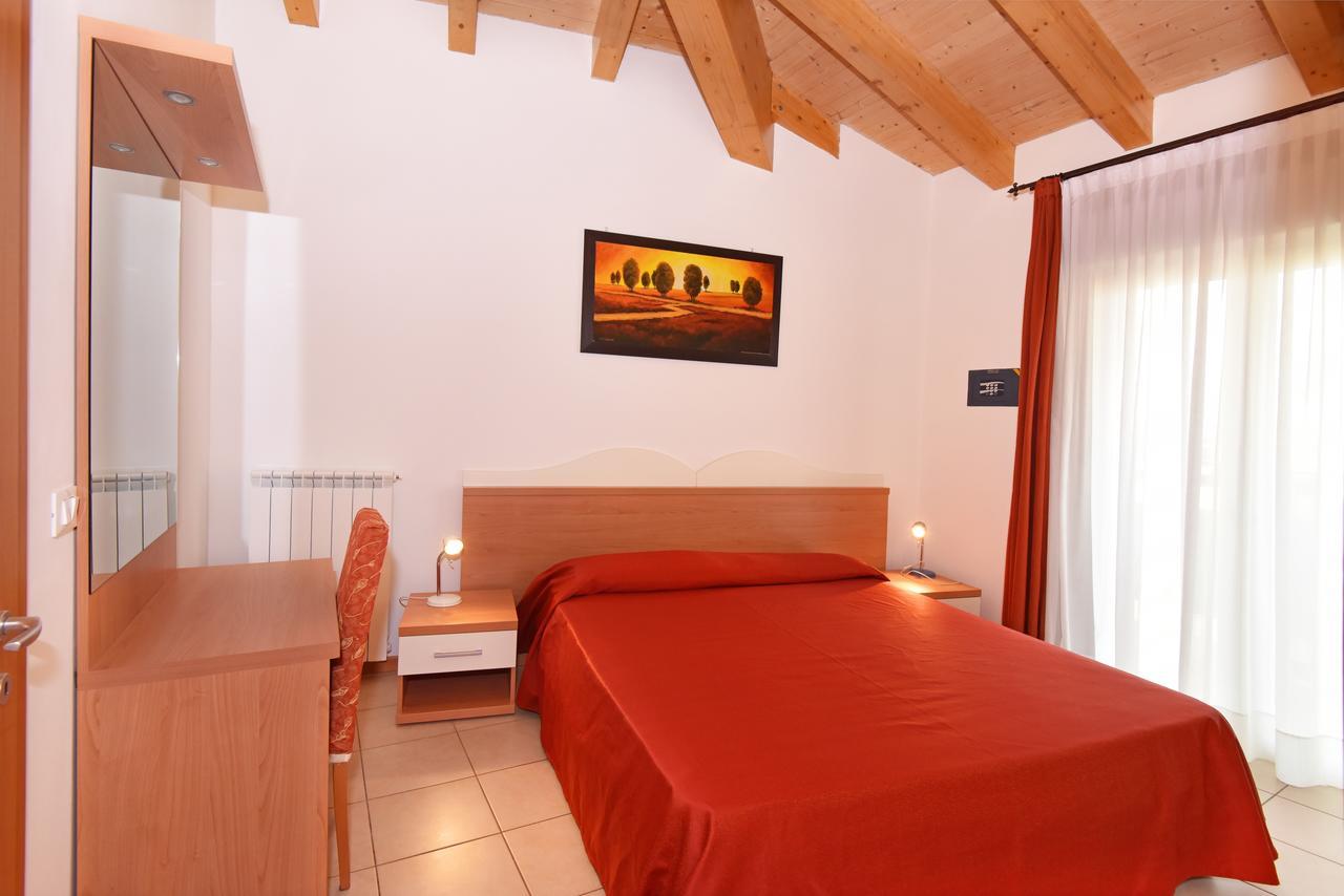 Hotel Villa Olga Caorle Bagian luar foto
