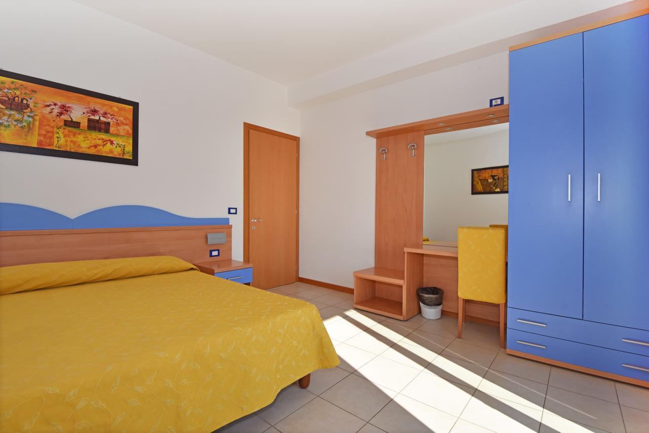 Hotel Villa Olga Caorle Bagian luar foto