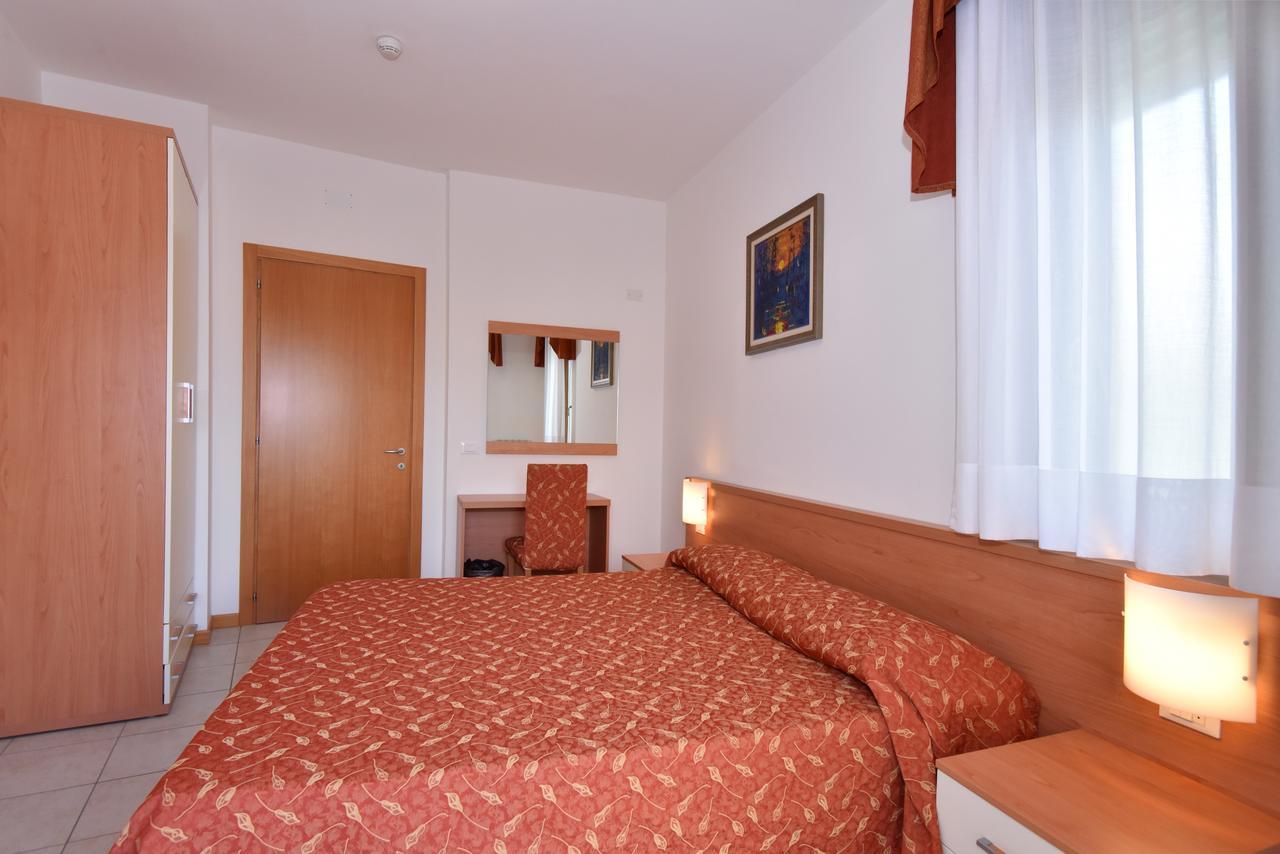 Hotel Villa Olga Caorle Bagian luar foto