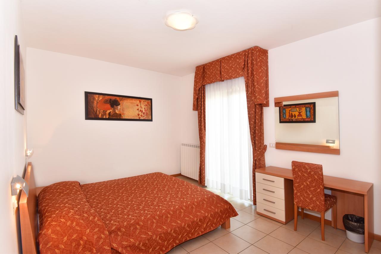 Hotel Villa Olga Caorle Bagian luar foto