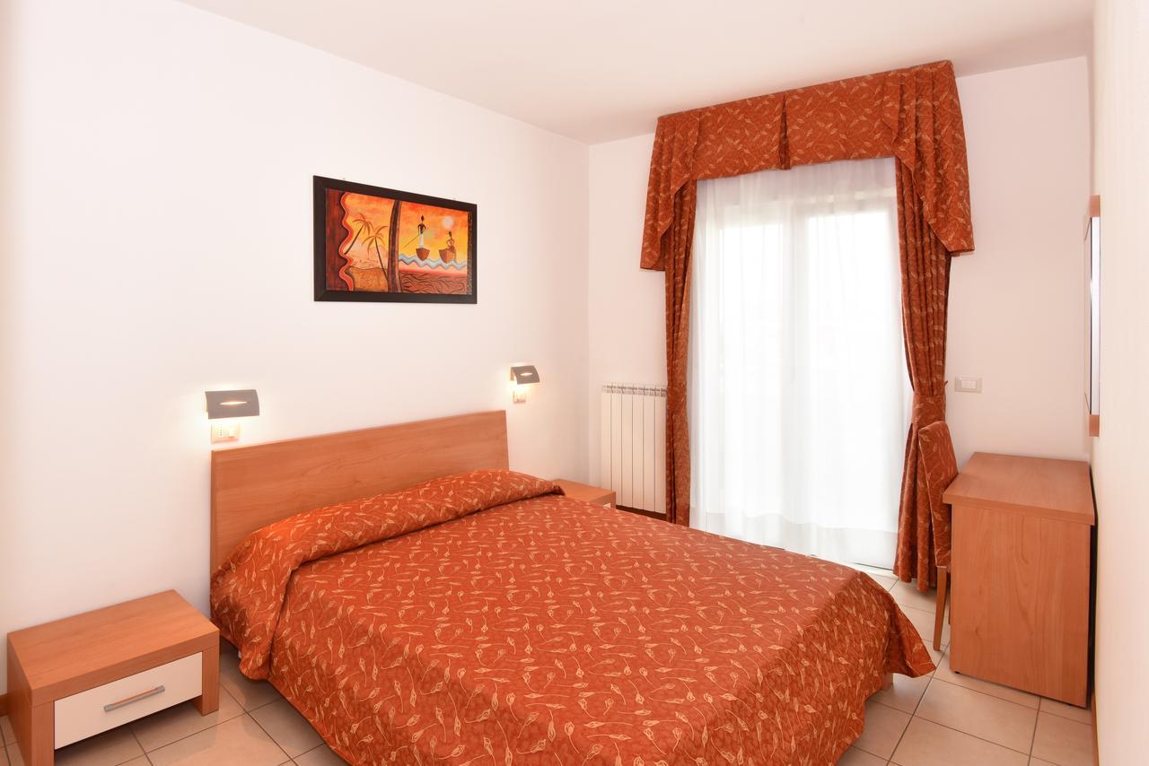 Hotel Villa Olga Caorle Bagian luar foto