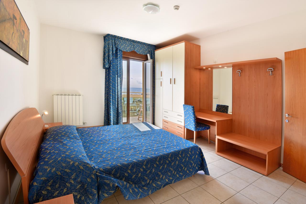 Hotel Villa Olga Caorle Bagian luar foto
